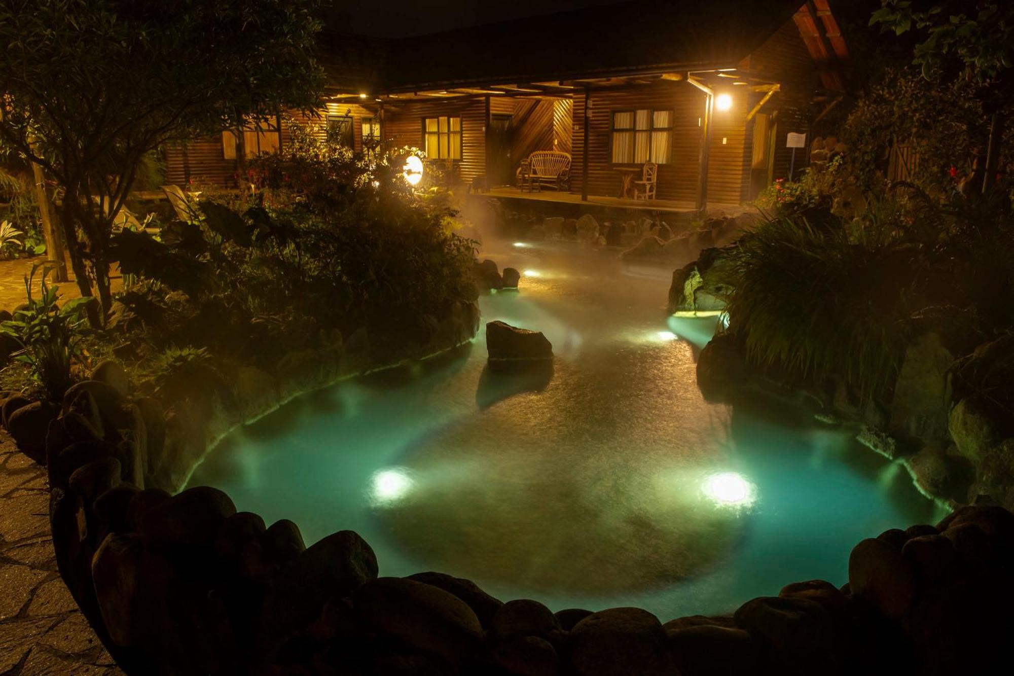 테르마스 데 파팔락타 호텔 파파약타 외부 사진 A hot spring in Japan