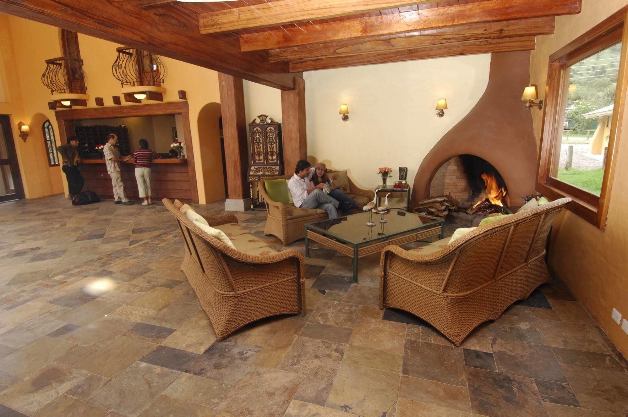 테르마스 데 파팔락타 호텔 파파약타 외부 사진 The lobby of the hotel
