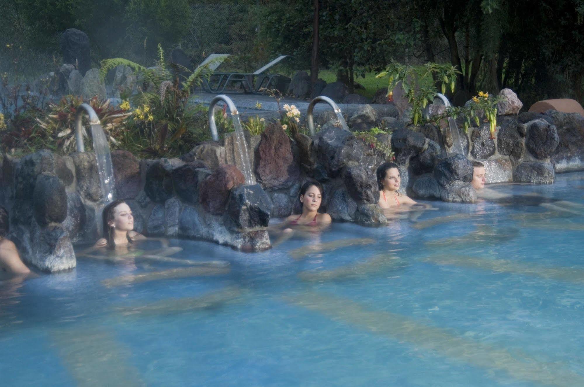 테르마스 데 파팔락타 호텔 파파약타 외부 사진 Thermal baths in Baños, Ecuador